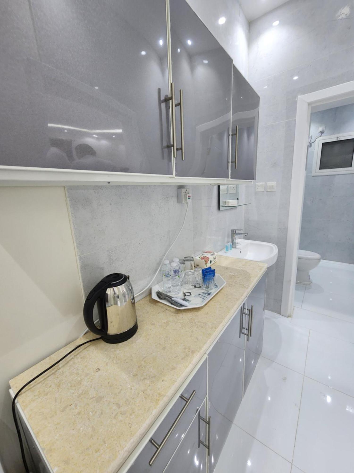 Yaqoot Al Madina Suites Al Awali Εξωτερικό φωτογραφία