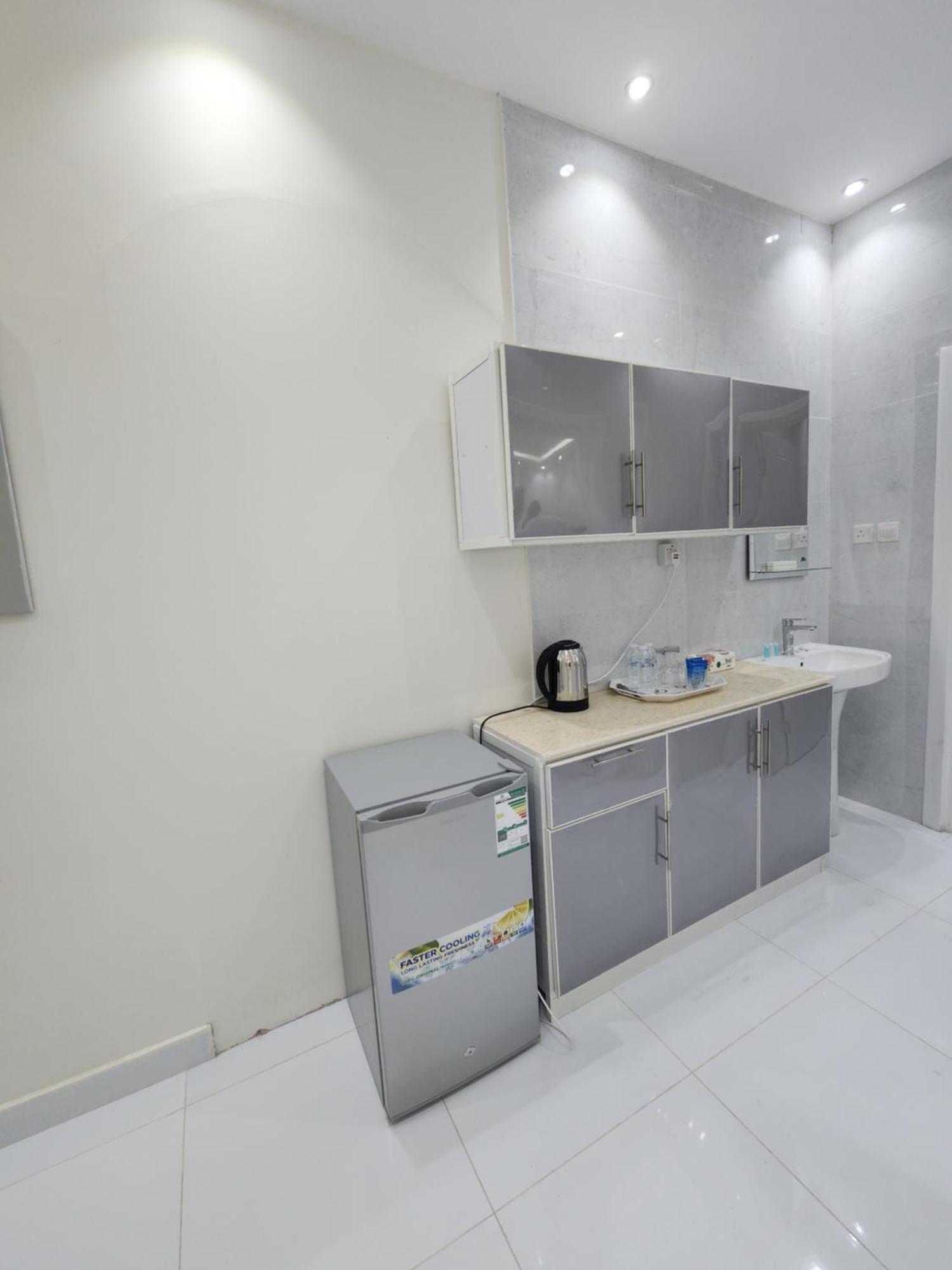 Yaqoot Al Madina Suites Al Awali Εξωτερικό φωτογραφία