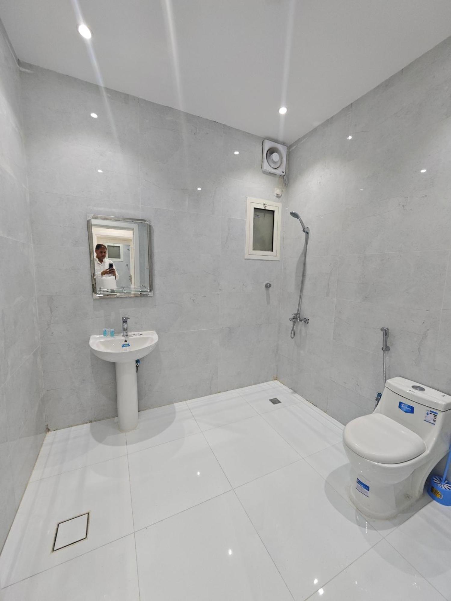 Yaqoot Al Madina Suites Al Awali Εξωτερικό φωτογραφία