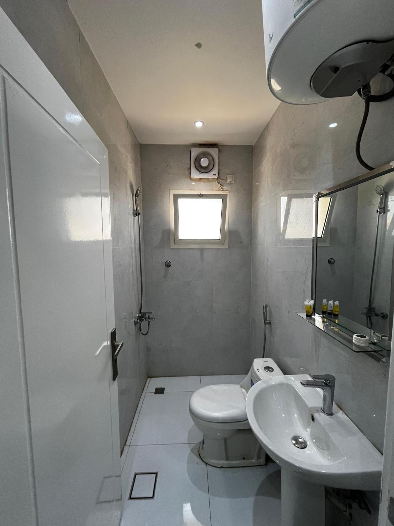 Yaqoot Al Madina Suites Al Awali Εξωτερικό φωτογραφία
